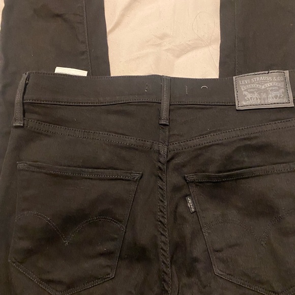 Black Levi’s jeans size 26 skinny - Picture 3 of 3
